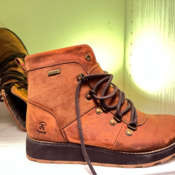 Kamik Tan Ankle Boots with Black Soles - Picture 8 of 8